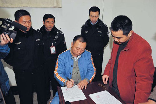 重庆打黑多名律师涉案遭拘被指用人脉影响案件