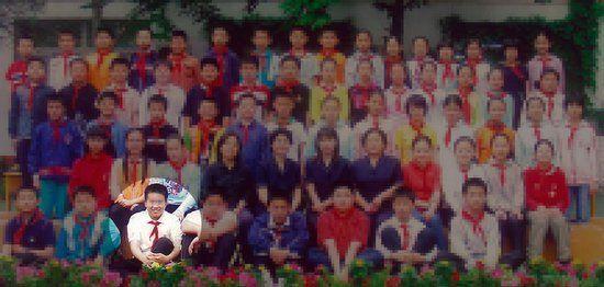 网上曝光的“李天一”小学毕业照