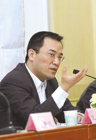 沈岿 北大法学院副院长，北大版《行政诉讼法》修改建议稿课题组成员