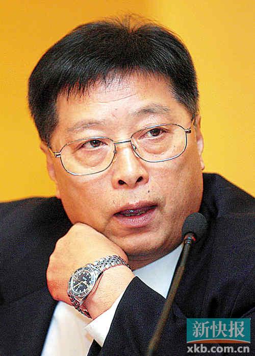 依法治国的核心是依法治官