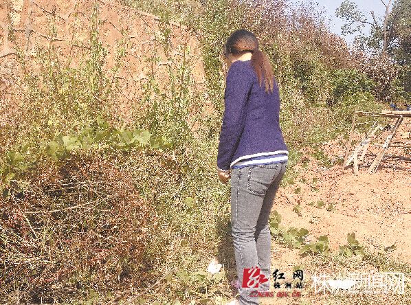 豪豪遇害地点，附近还散落着染红的纱布